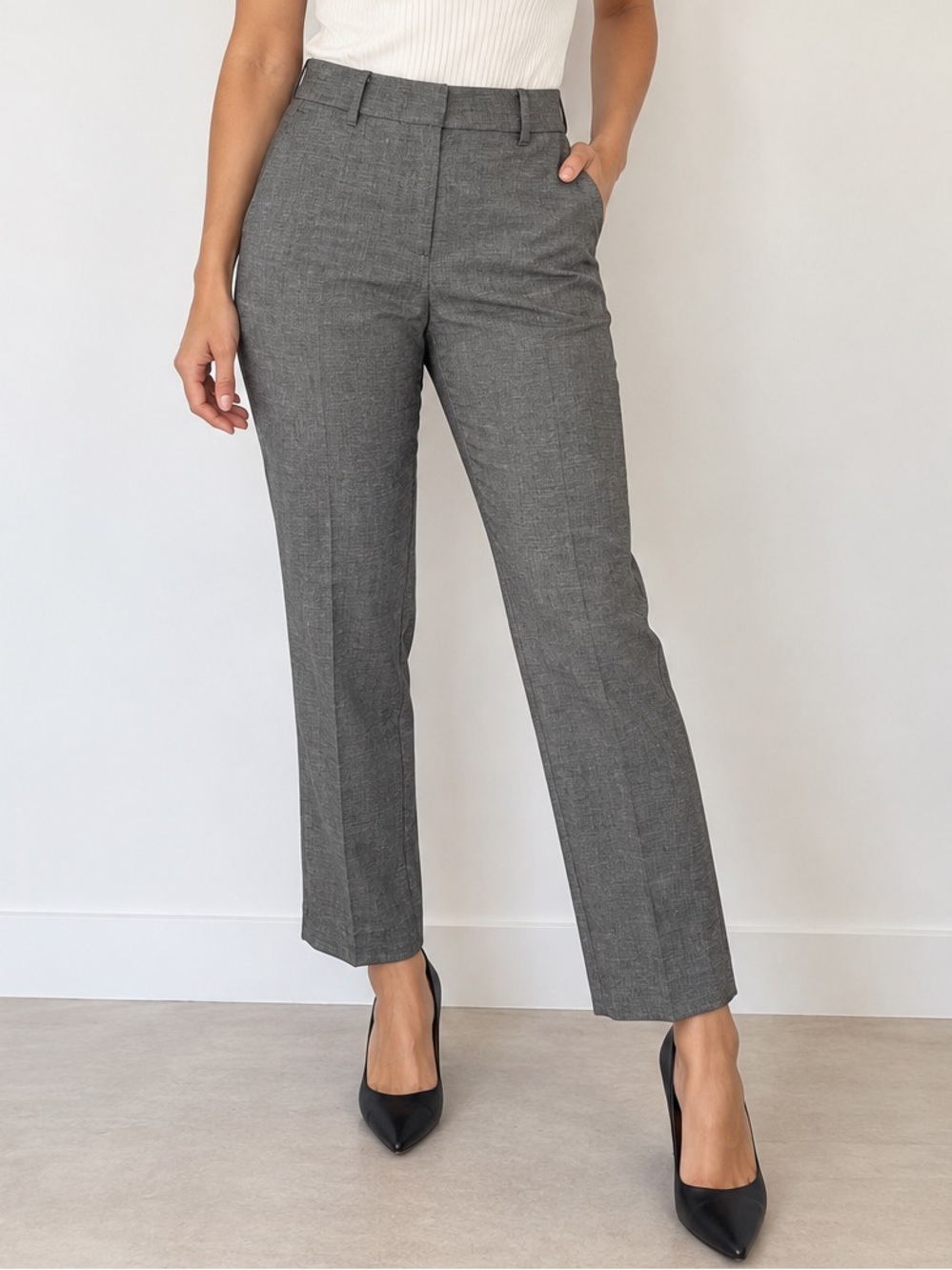 Womens Dress Pants - Classic Straight Fit Charcoal Grey size 4 Ann Taylor